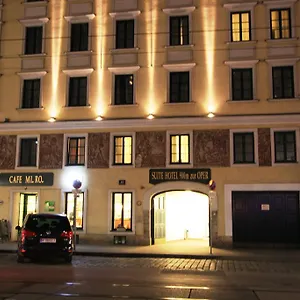 900 M Zur Oper Hotell